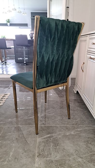 Scaune dining elegante-confort si stil pentru casa ta