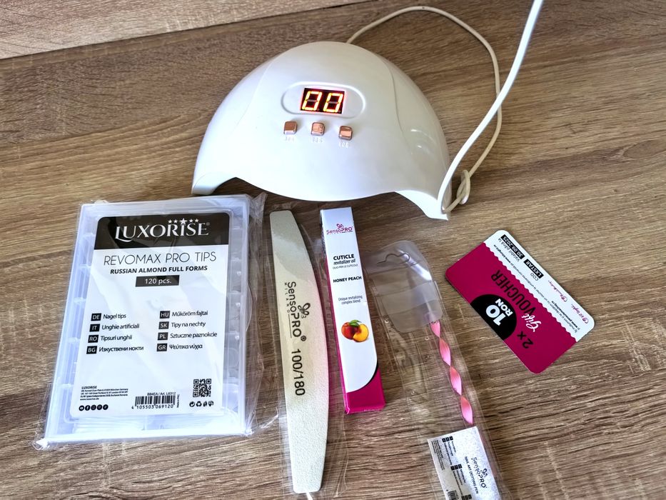 Set unghii lampa UV și tipsuri