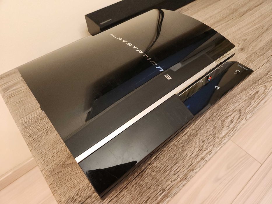 PlayStation 3 (PS3) 60GB (CECHA01), model Full Backwards Compatible