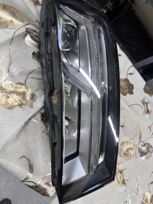Far stânga full led audi q7.4m.cod:4m0941033.