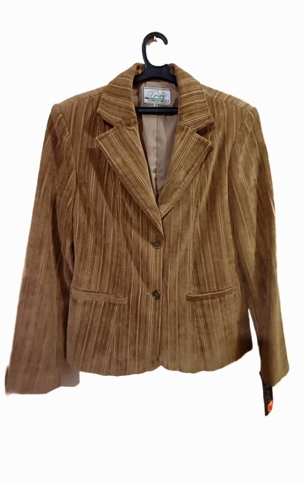 Разпродажба на нови сака