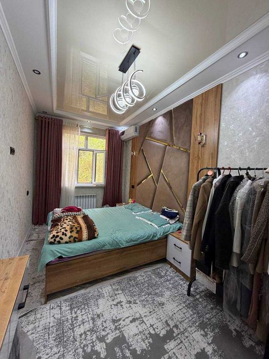 Чилонзор районда Ц-кварталда 2*3/3/5 уй сотилади.