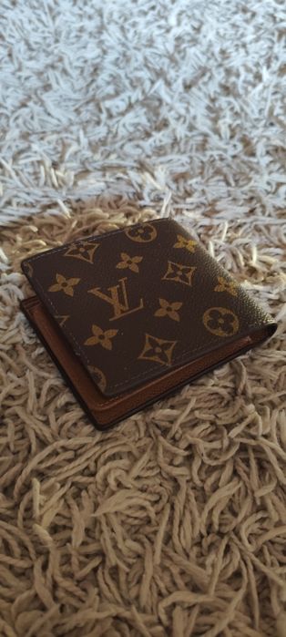 Портфейл Louis Vuitton с кутия и сертификат.