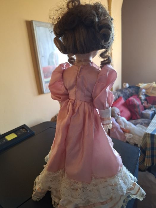 Порцеланова кукла