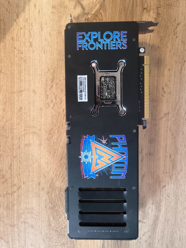 Видеокарта Интел Intel Arc B580 12GB в исполнении Photon от Gunnir