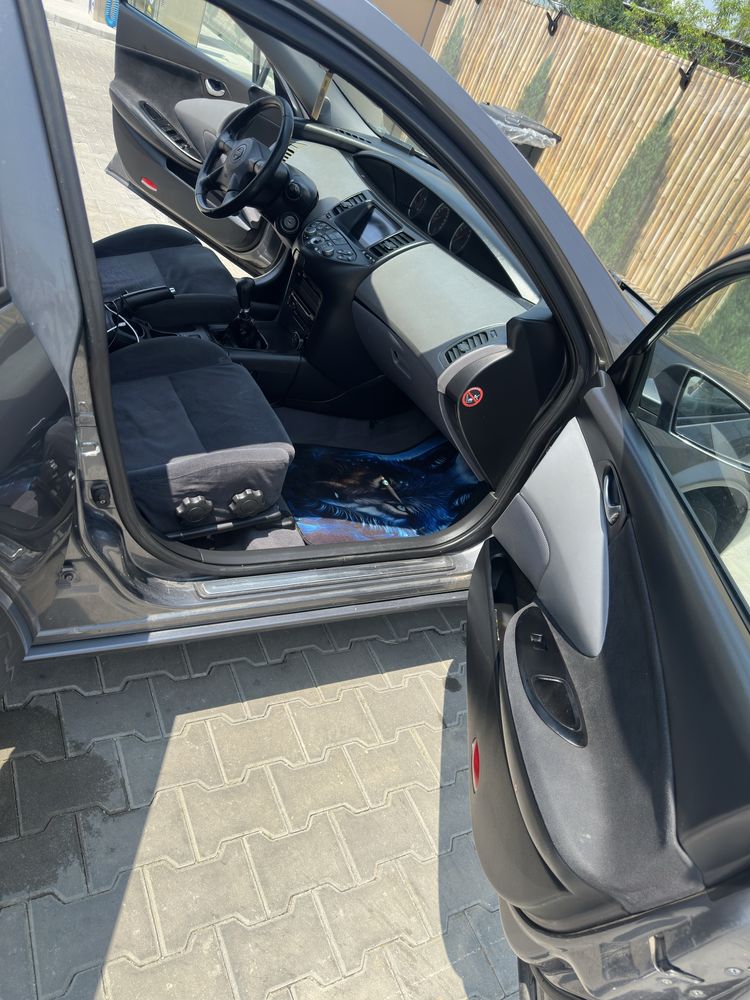 Nissan primera p12