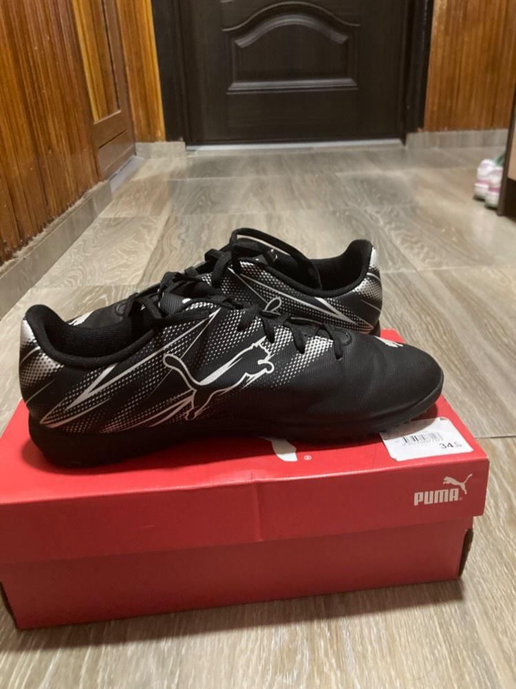 Продавам стоножки Puma за изкуствен терен