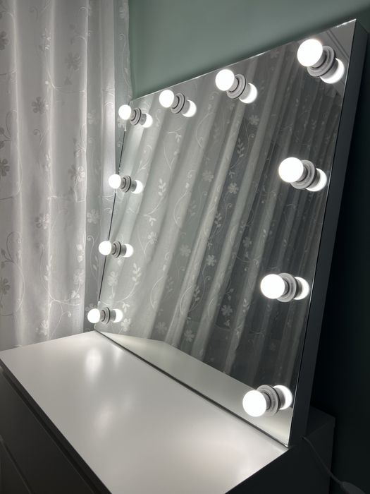 Oglinda makeup cu becuri led