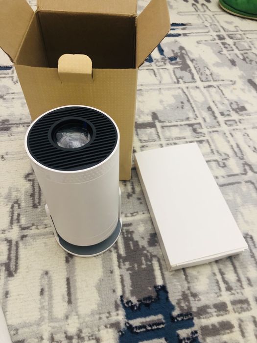 Проэктор  новый