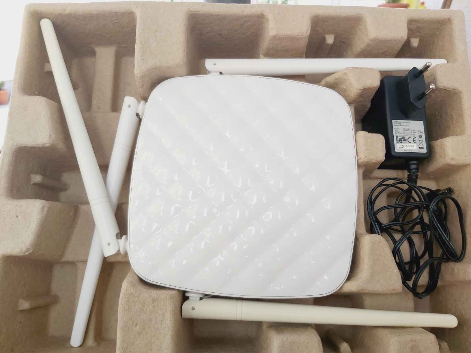 Vând router wireless Tenda