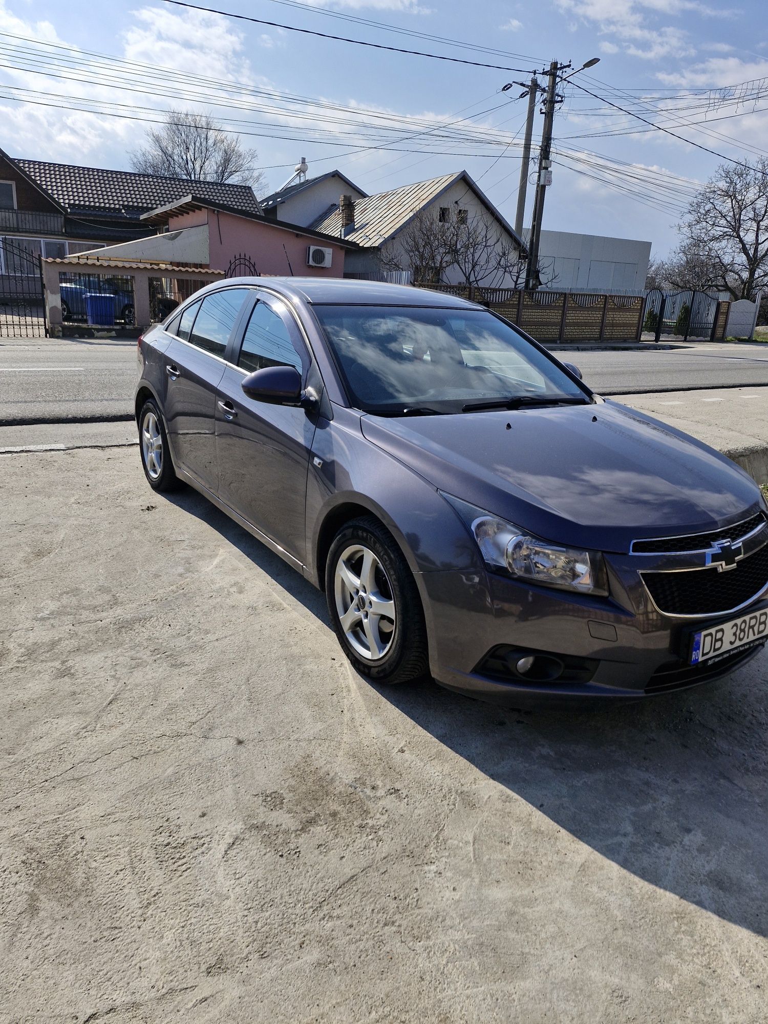 Vând Chevrolet Cruze LT 1.8 gpl