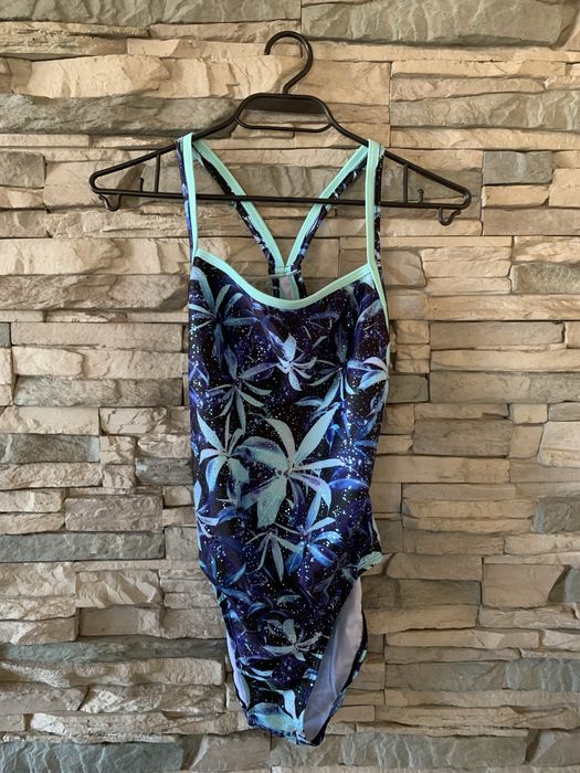 Цял бански на марката “Maru”