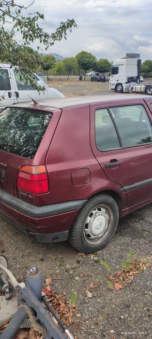 Продавам Golf 3 на части