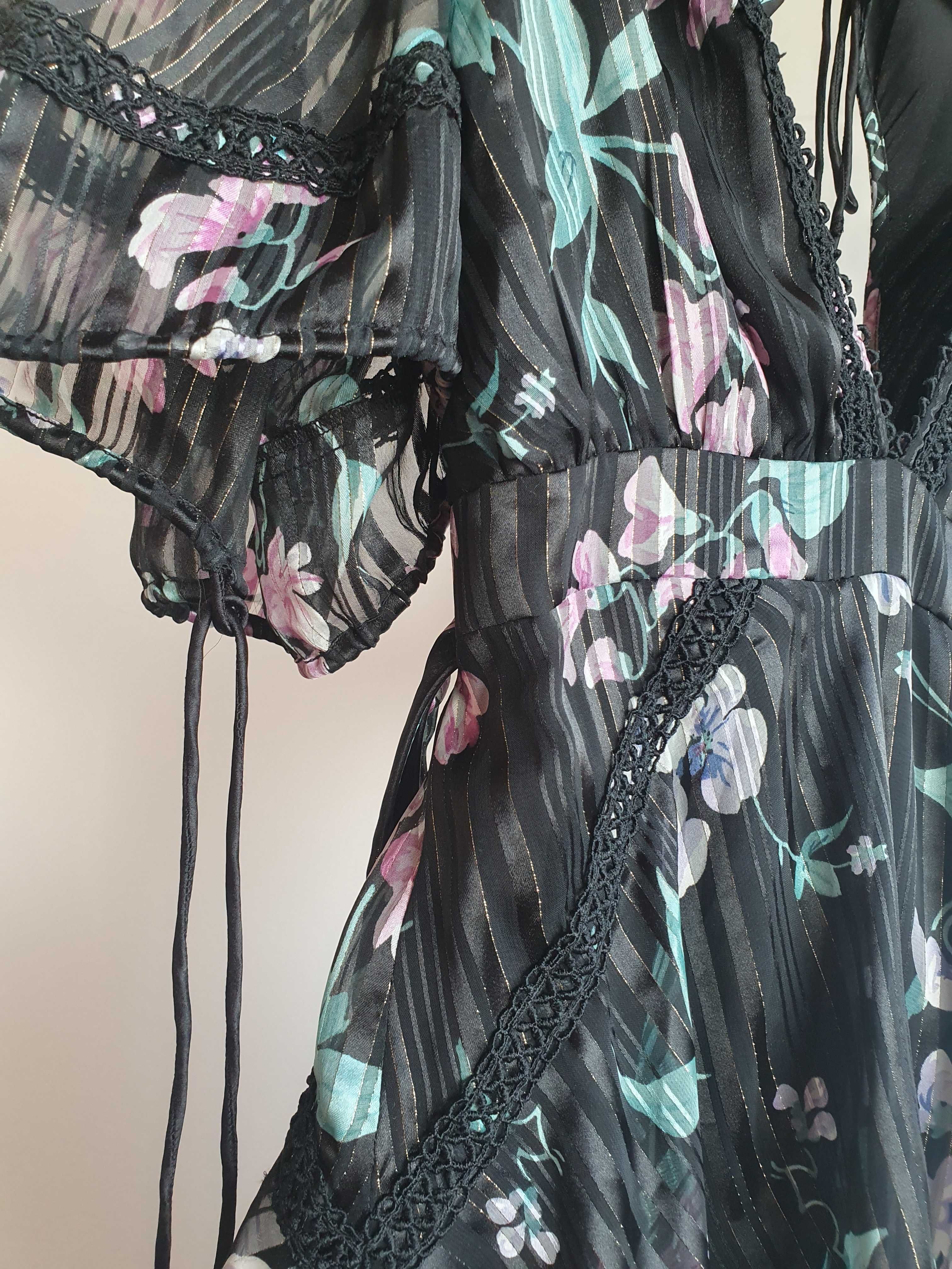 Rochita mini vaporoasa si eleganta de la Asos Design