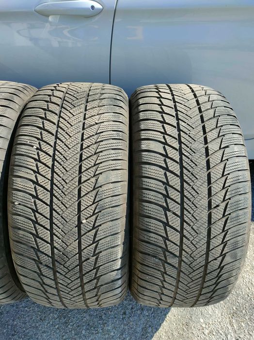 Bridgestone Blizzak LM001 265/50/19 RFT