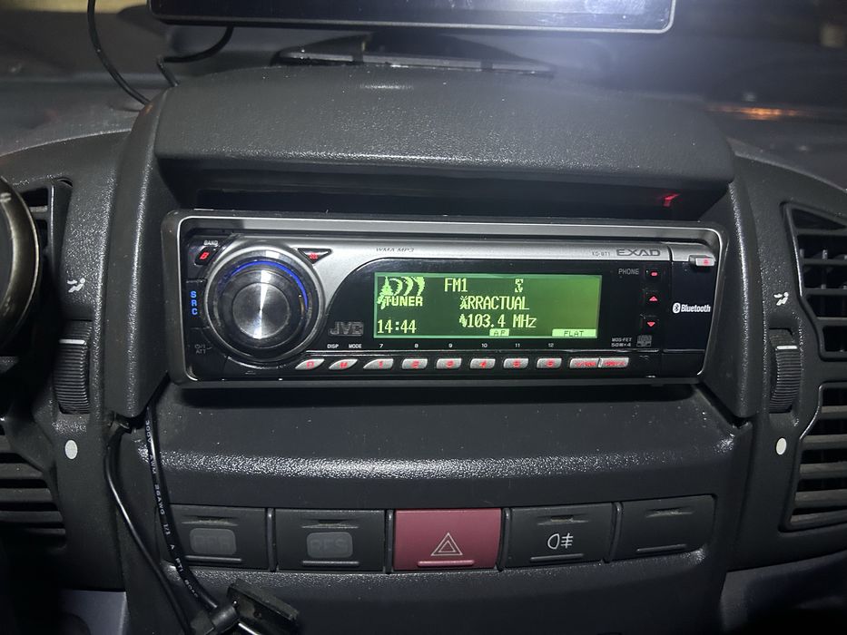 player auto jvc cu telecomanda