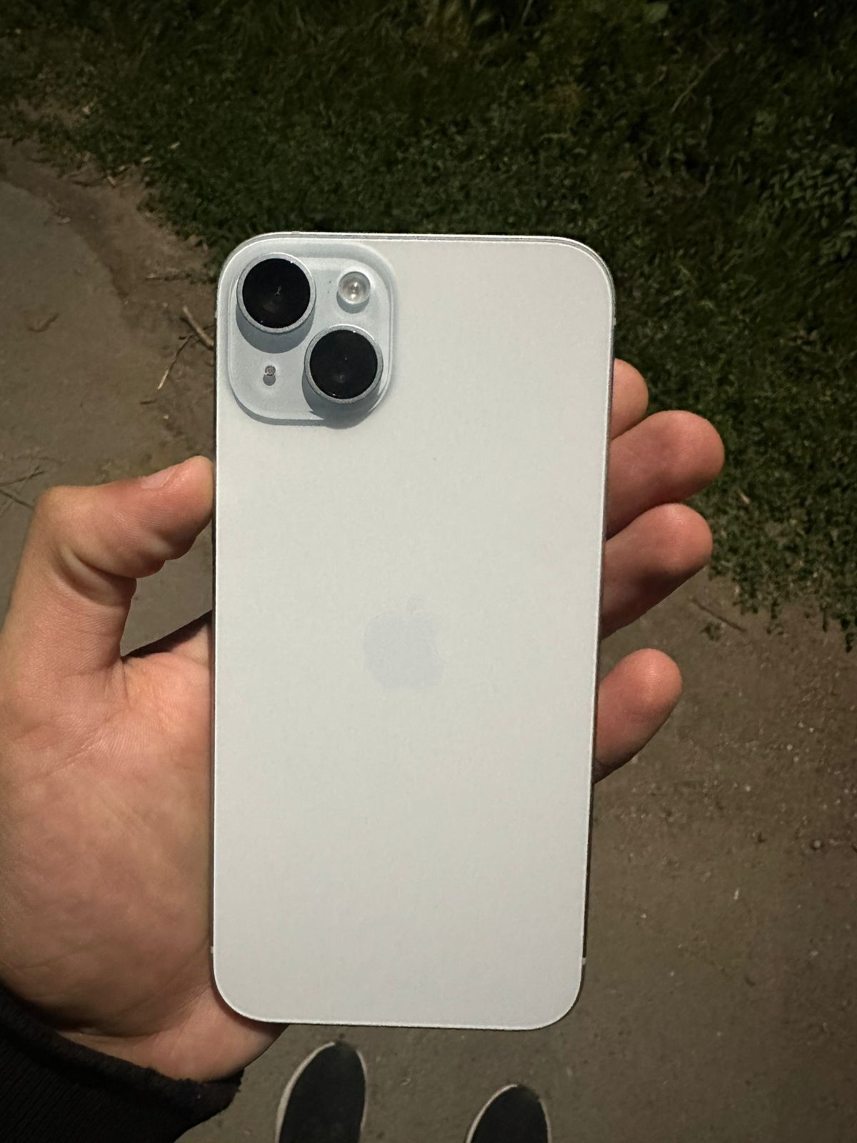 Продам Айфон 15+