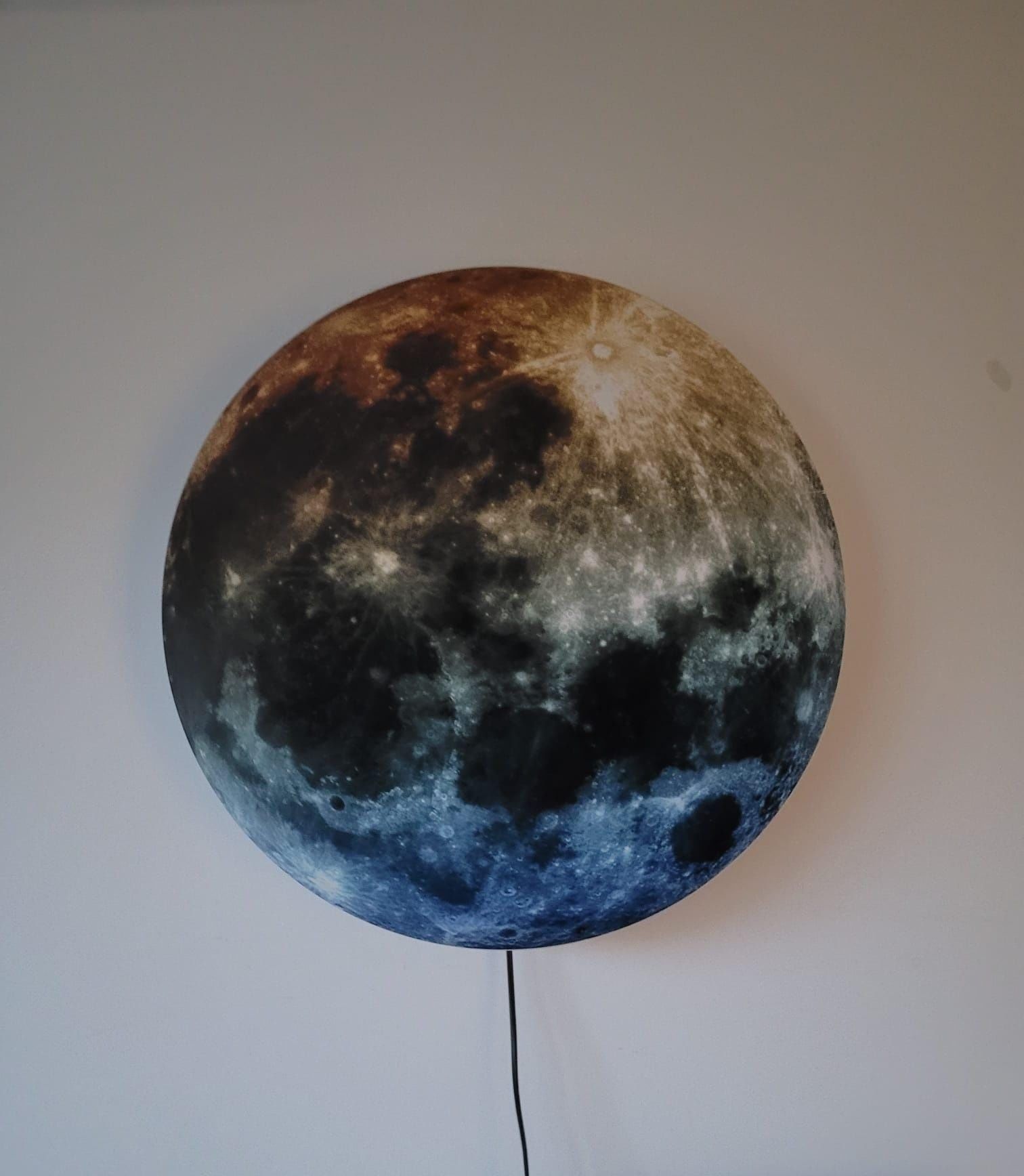Lampa luminoasa cu pamantul