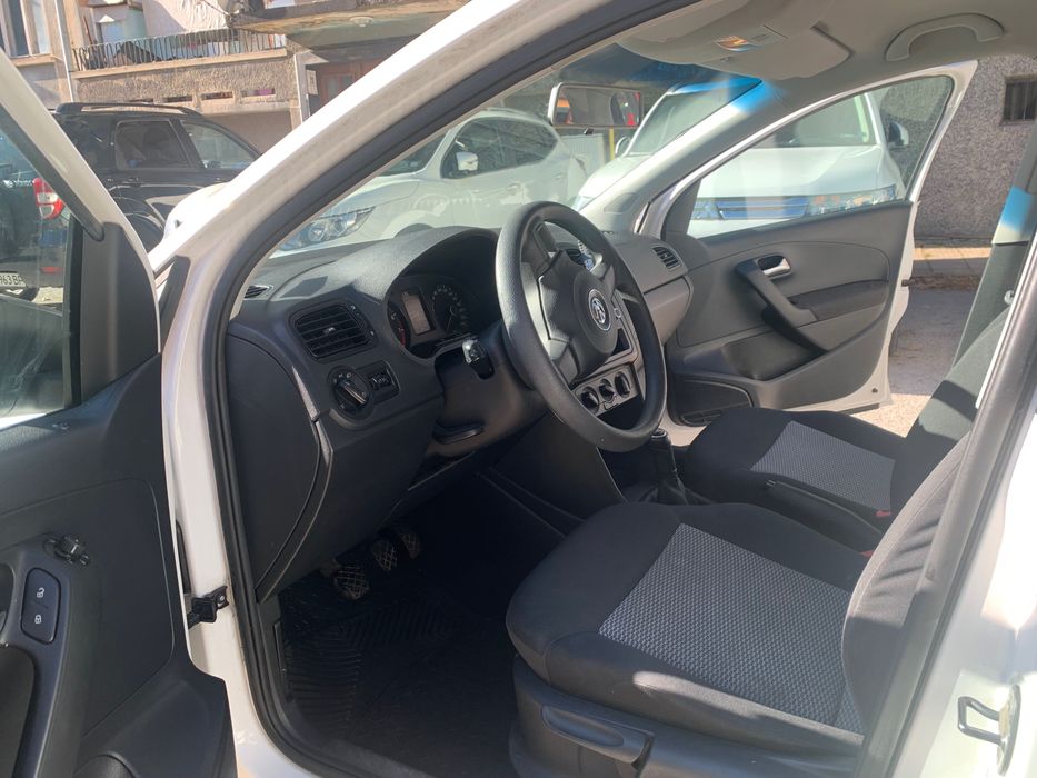 Продавам Фолцваген Поло 2011г.