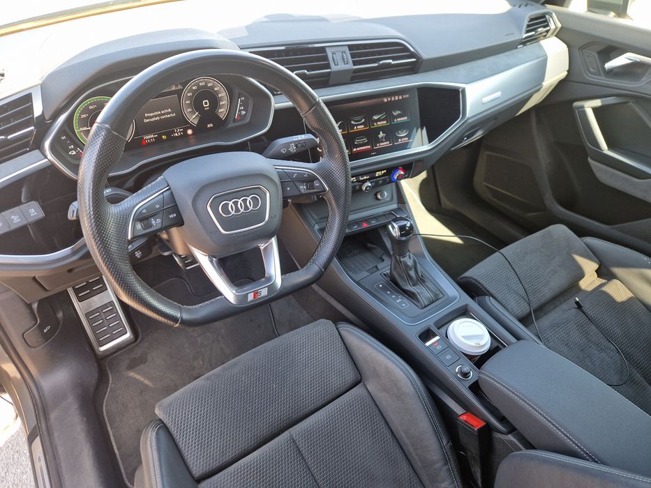 Vând Audi Q3 Tfsi-e 245cp Hybrid