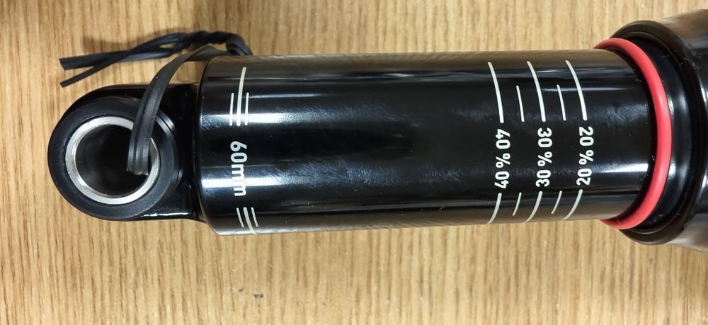 НОВ Заден амортесьор/Шок RockShox Super Deluxe Select+ 205x60 Trunion