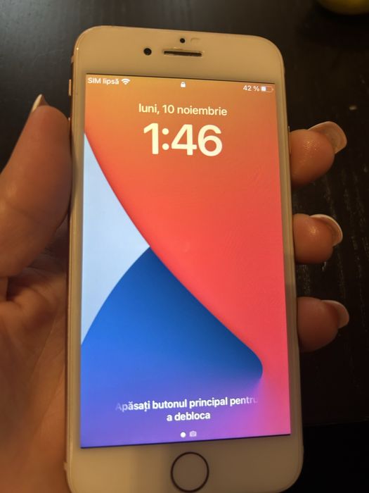 Iphone 8 -are un punct de lumina in centru