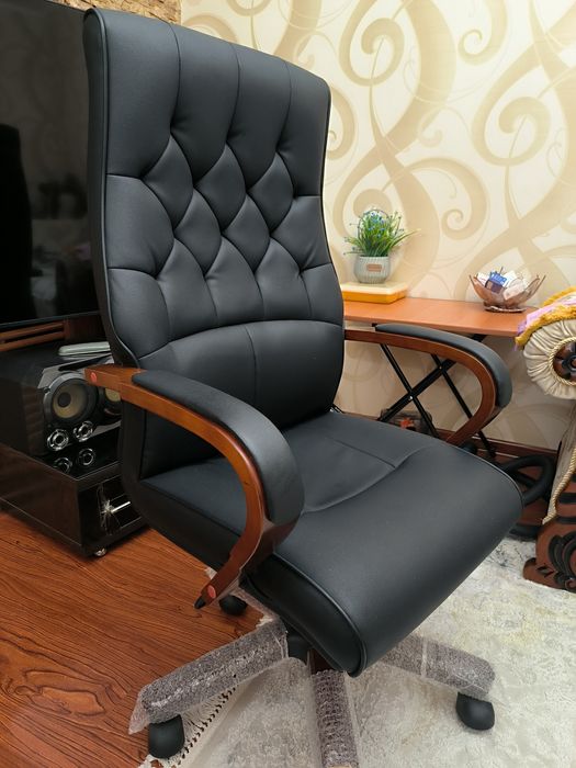 Новое офисное кресло