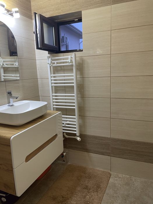 Persoana fizica, vând casă tip duplex