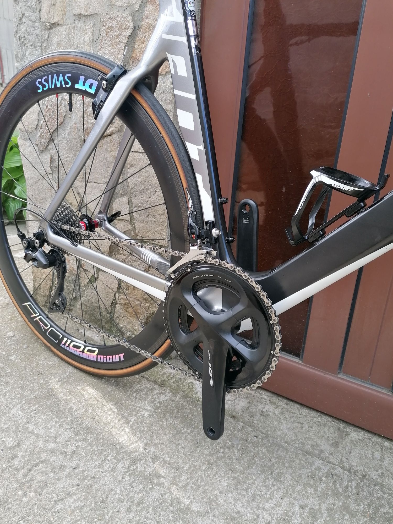 Шосеен GIANT Carbon, Shimano 105, скорости 2 * 11