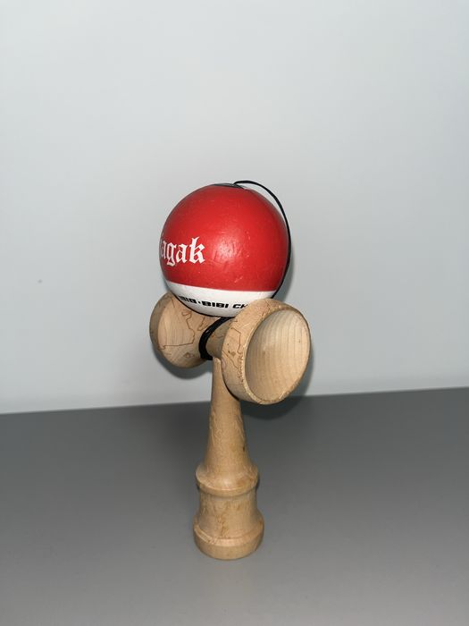 Vand  kendama KROM × Bibi Chemnitz Ajagak in stare foarte buna