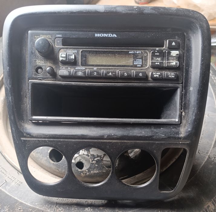 Магнитофон от Honda CR-V