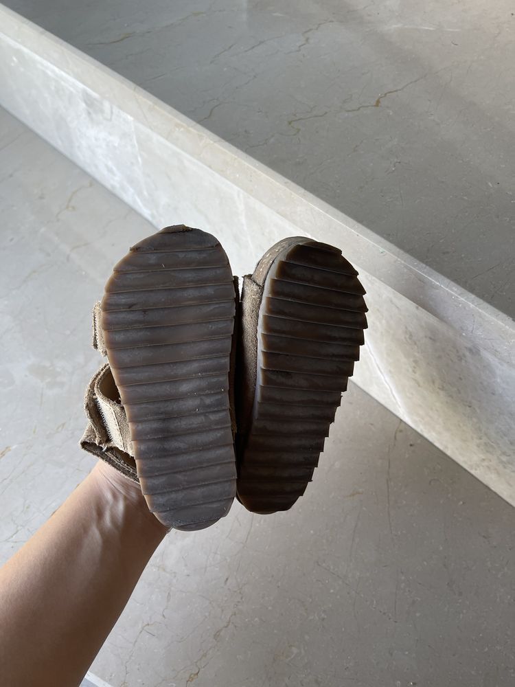 Детски сандали Crocs и Mango