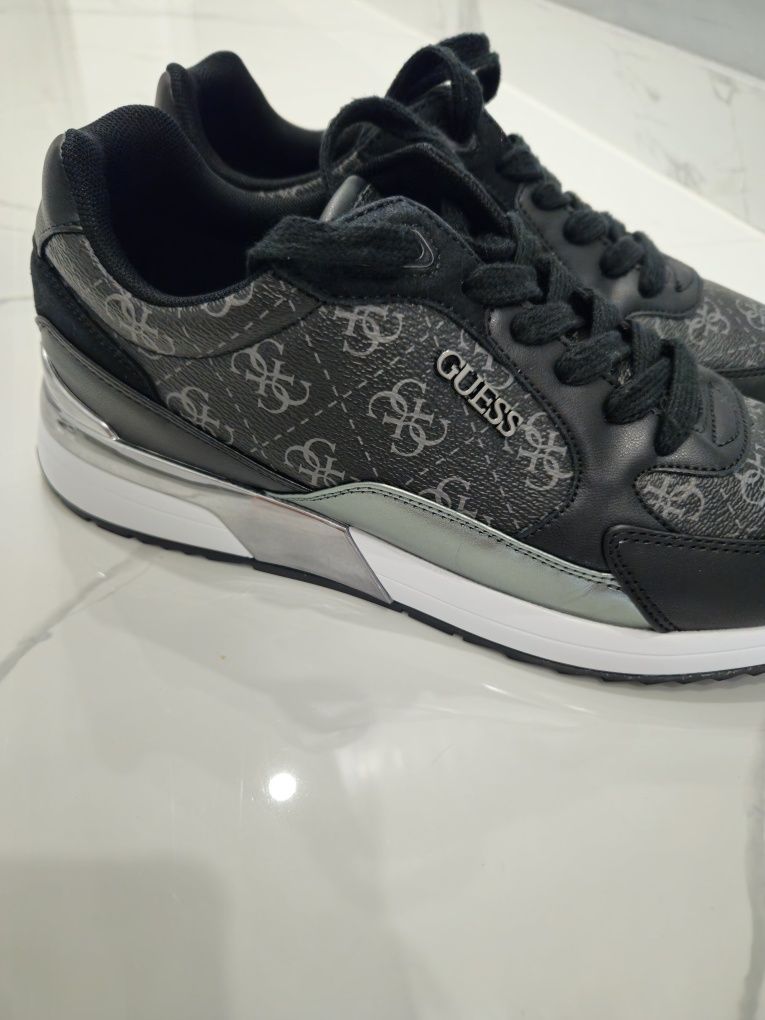 Маратонки guess moxea12