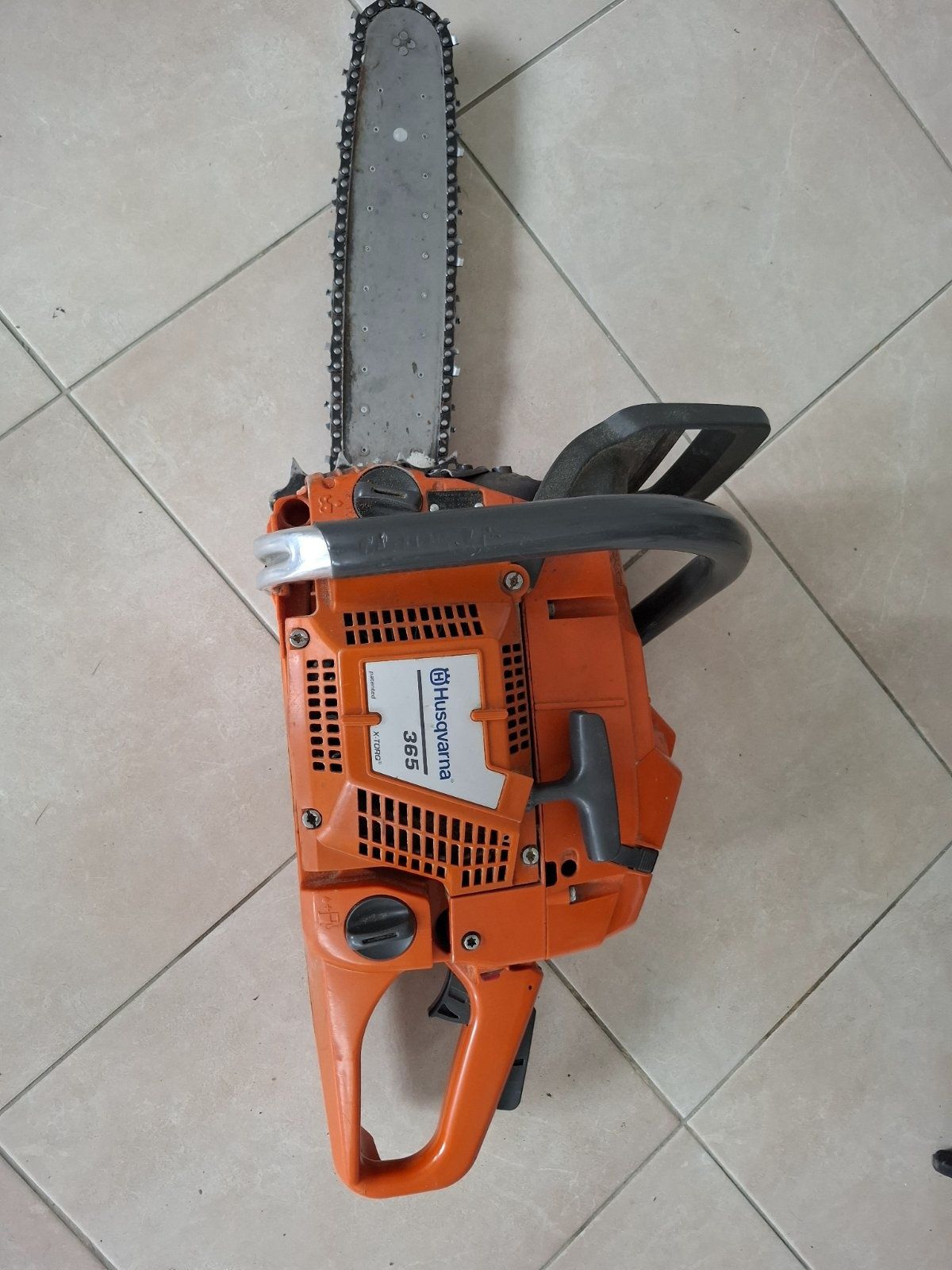 Husqvarna 365 отлична машина.