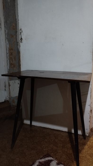 Журнальный столик