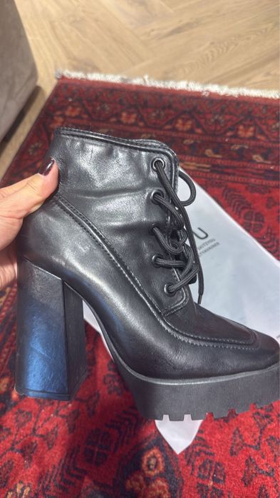 Ботильоны на каблуке в хорошем состоянии