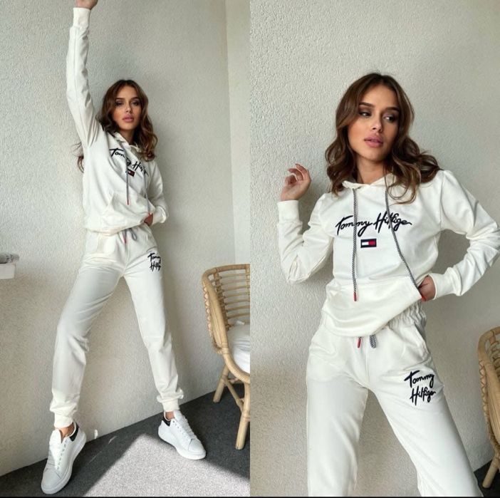 Дамски спортни екипи