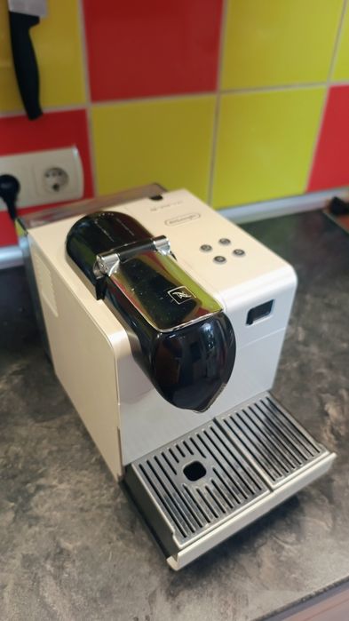 DeLonghi Latisima Plus, Nespresso