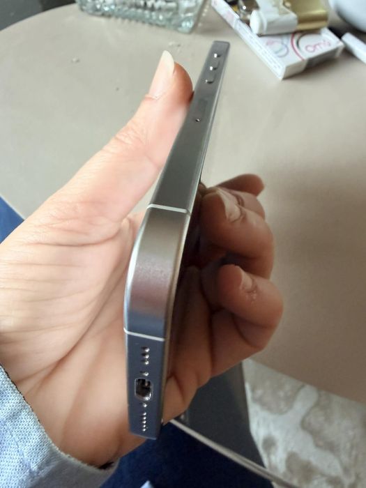 Iphone 15 pro ,128gb.