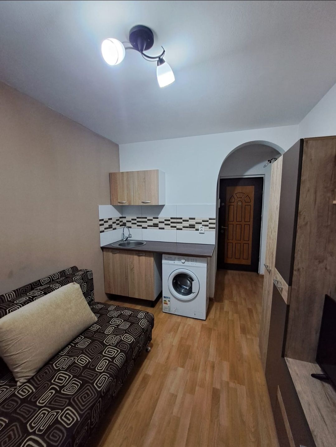 Proprietar, vând garsonieră la Boul Roșu - 21.000 euro (vândut)