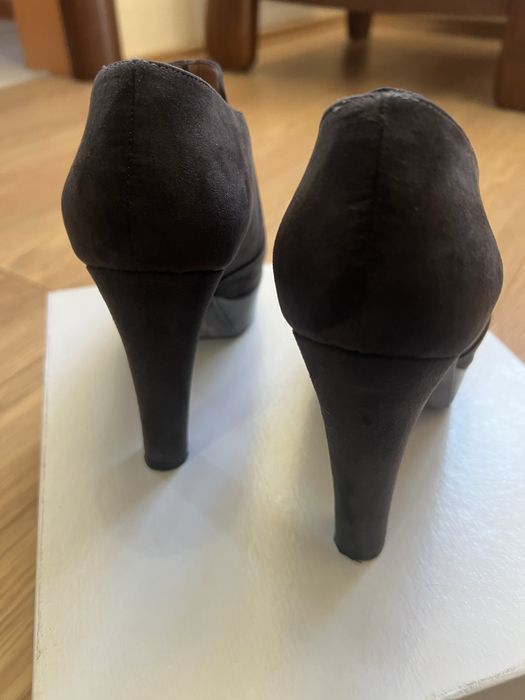 Vand botine culoare gri