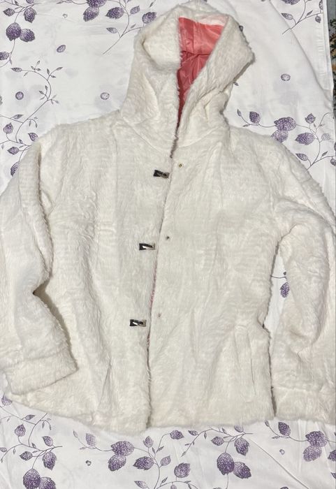 Продам куртку с капюшоном