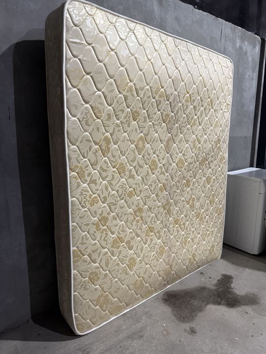 Сотилади Срочно 2 кишилк спални холати зур