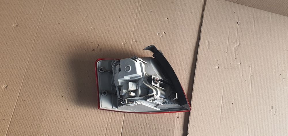 Stop tripla dreapta audi a4 b7 avant break