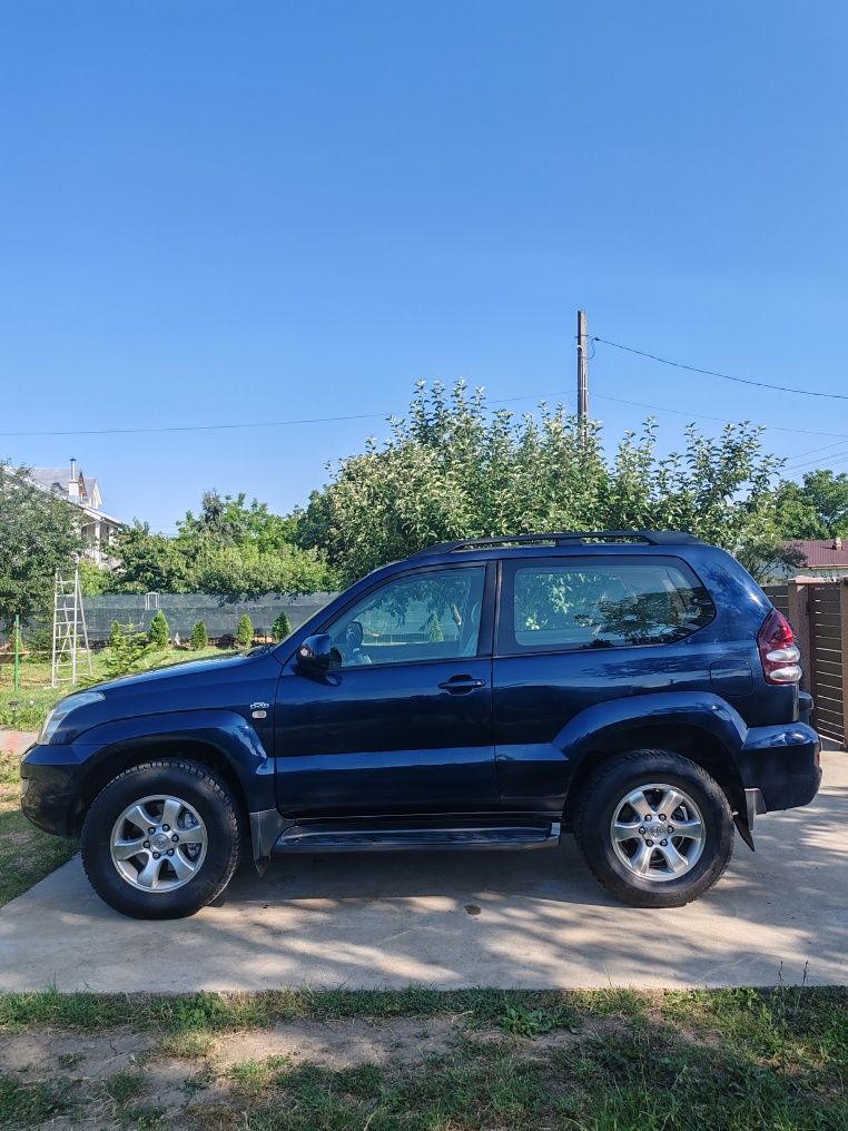 Vând Toyota Land Cruiser J12