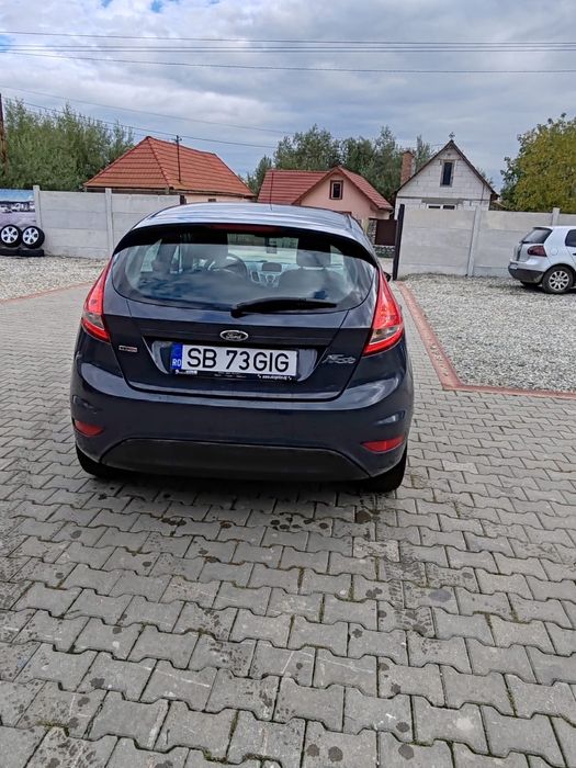 Vând auto Ford Fiesta