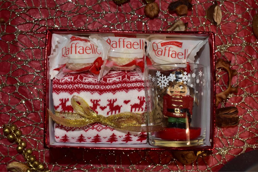 Коледна подаръчна кутия