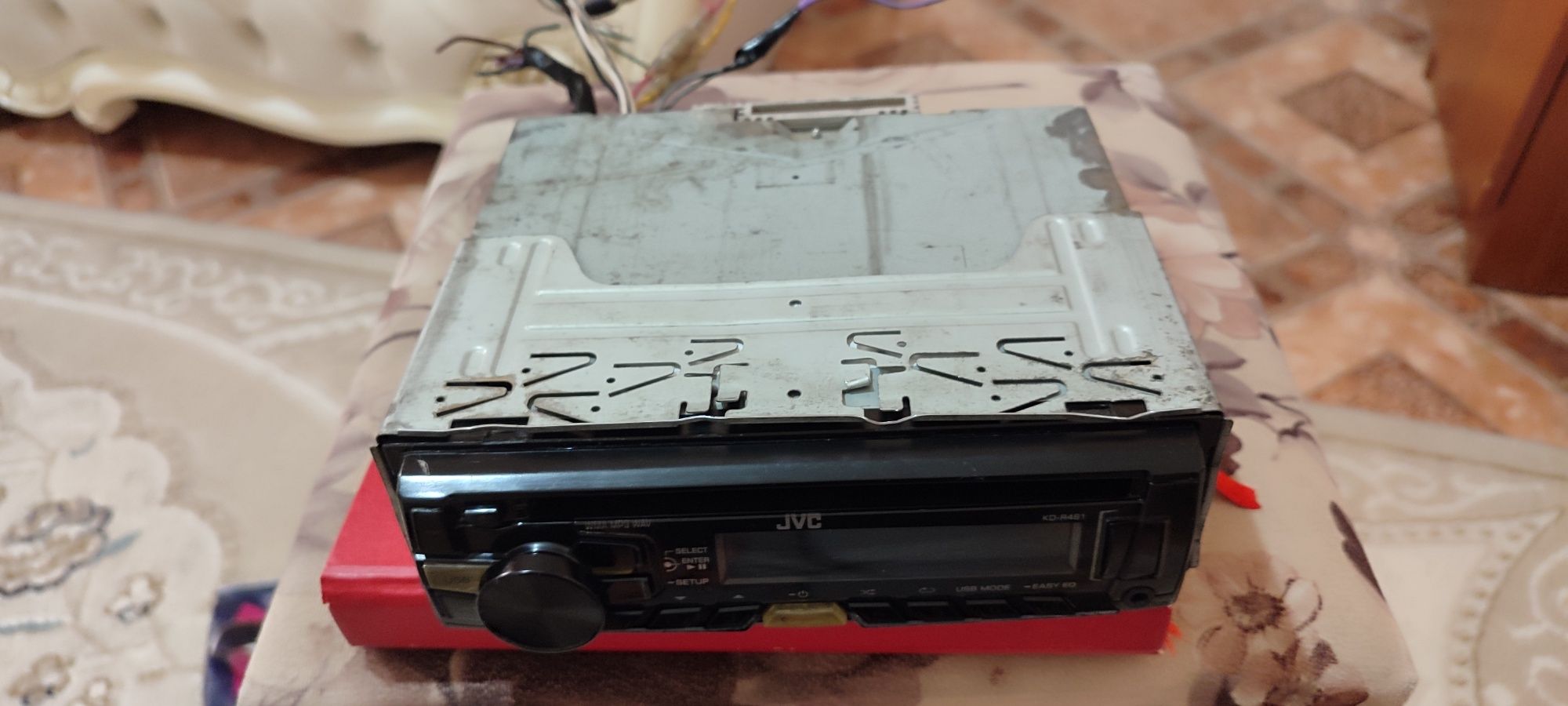 Оригинал Автомагнитолы JVC
JVC KD-R461 JVC продаётся 
Работает отл
