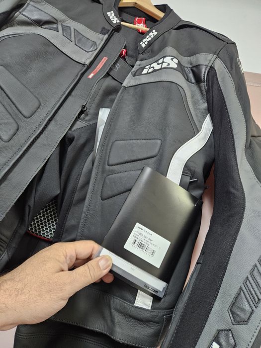 Costum moto nou din piele IXS 54 L