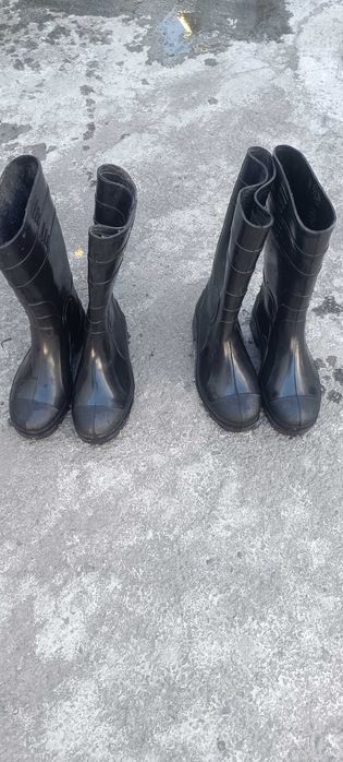 Продаю резиновые сапоги